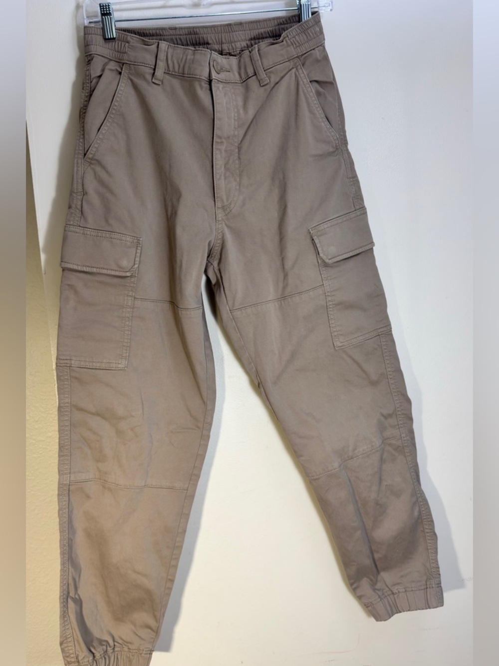 Uniqlo Women's Cargo Pants in Taupe‎